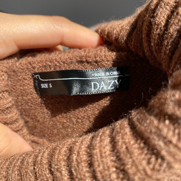 Brown collar sweater - Picture 4 of 4